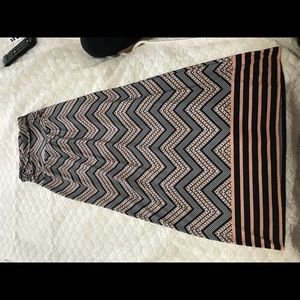 Pink and navy chevron-designed maxi skirt